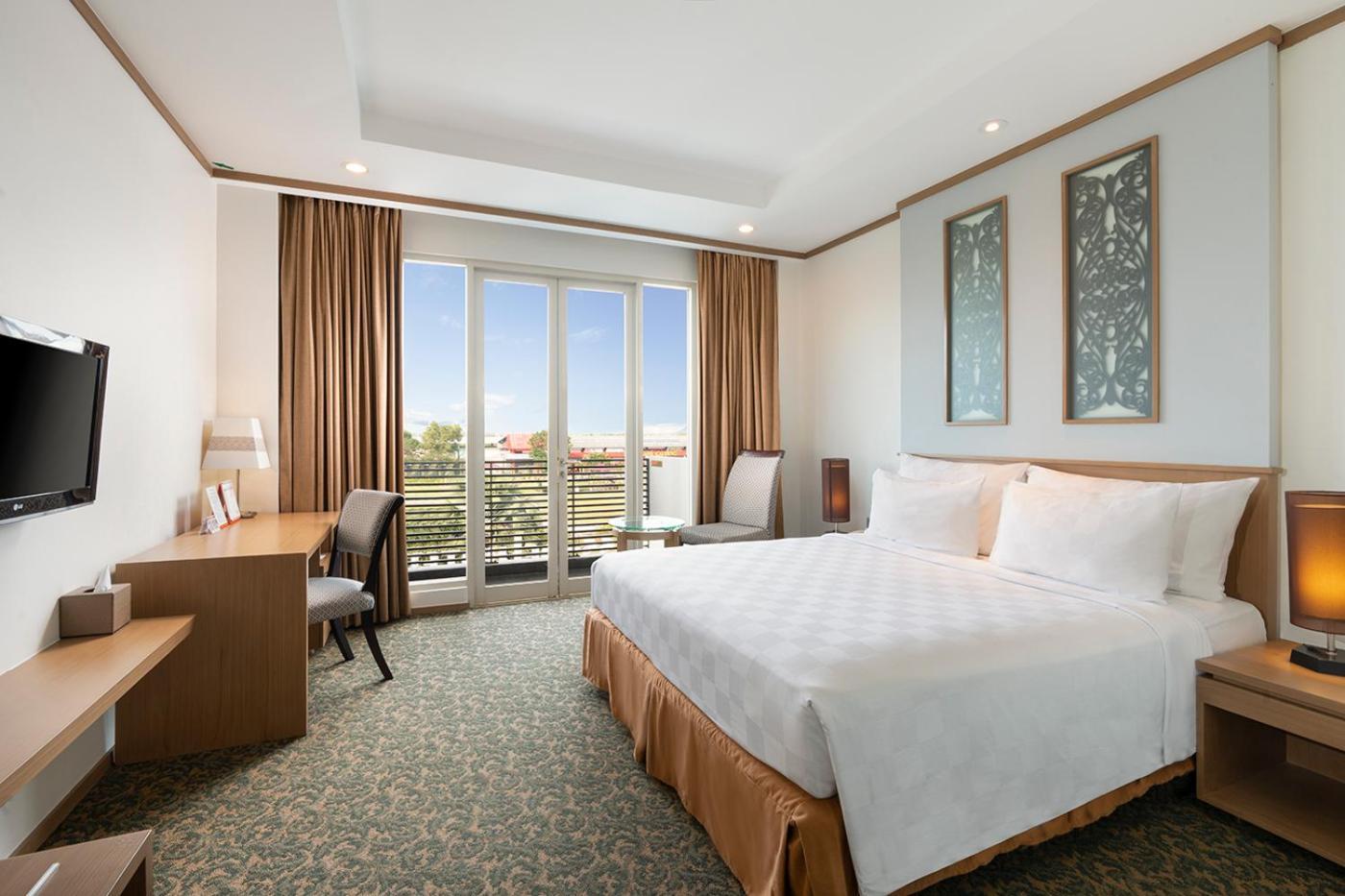 Swiss-Belhotel Danum Паланкарая Екстер'єр фото